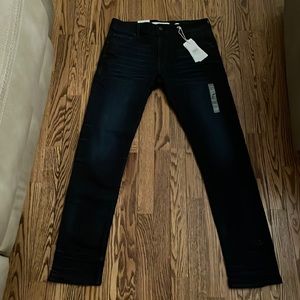 Brand New, with Tags Men’s Slim Tapered Jeans. Size: W33 x L32.